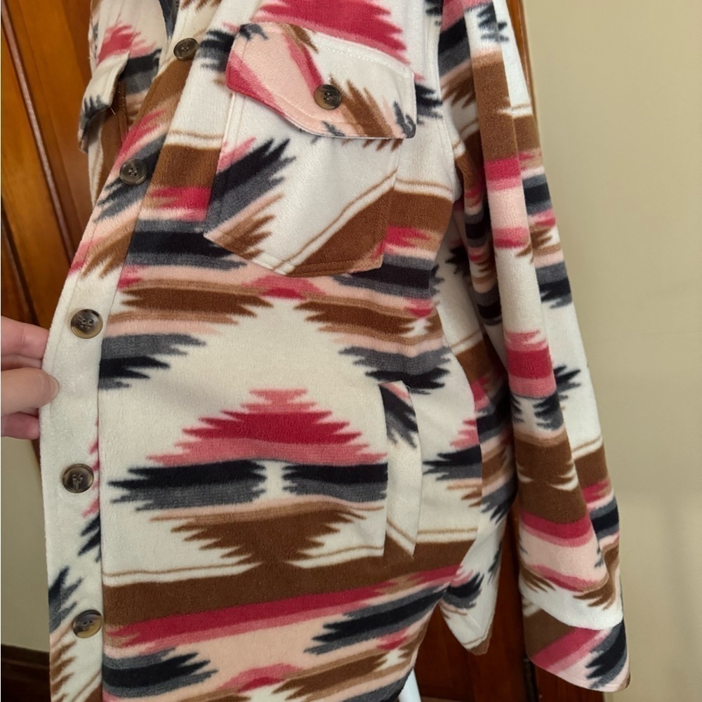 Aztec Print/Western Fleece Shacket Size Large - Picture 2 of 5
